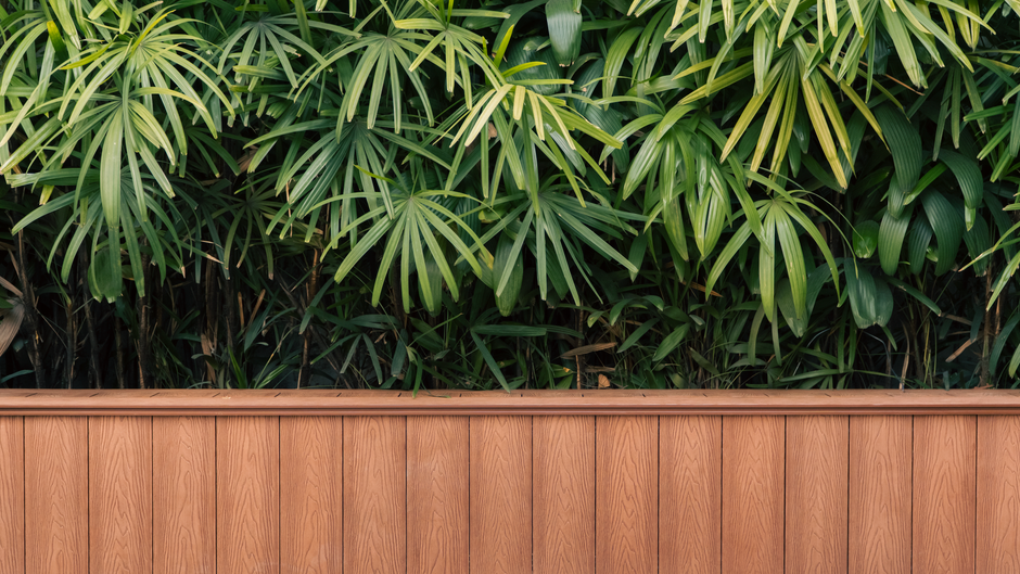 Composite privacy fence with greenery